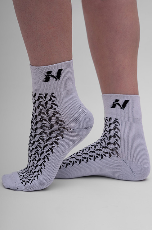 NEBBIA “HI-TECH” N-pattern Crew Socks 130